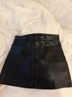 Good American Black Faux Leather High-Rise Mini Skirt